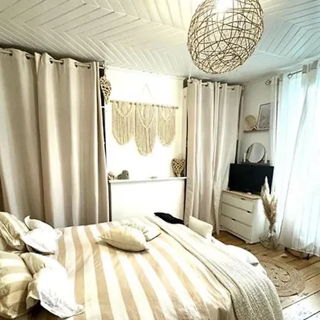 Superb Location Near The Beaches !